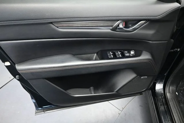 Used 2020 Black Mazda Grand Touring image 17
