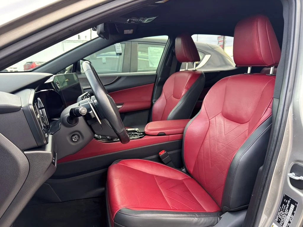 Used 2022 Atomic Silver Lexus Luxury image 22