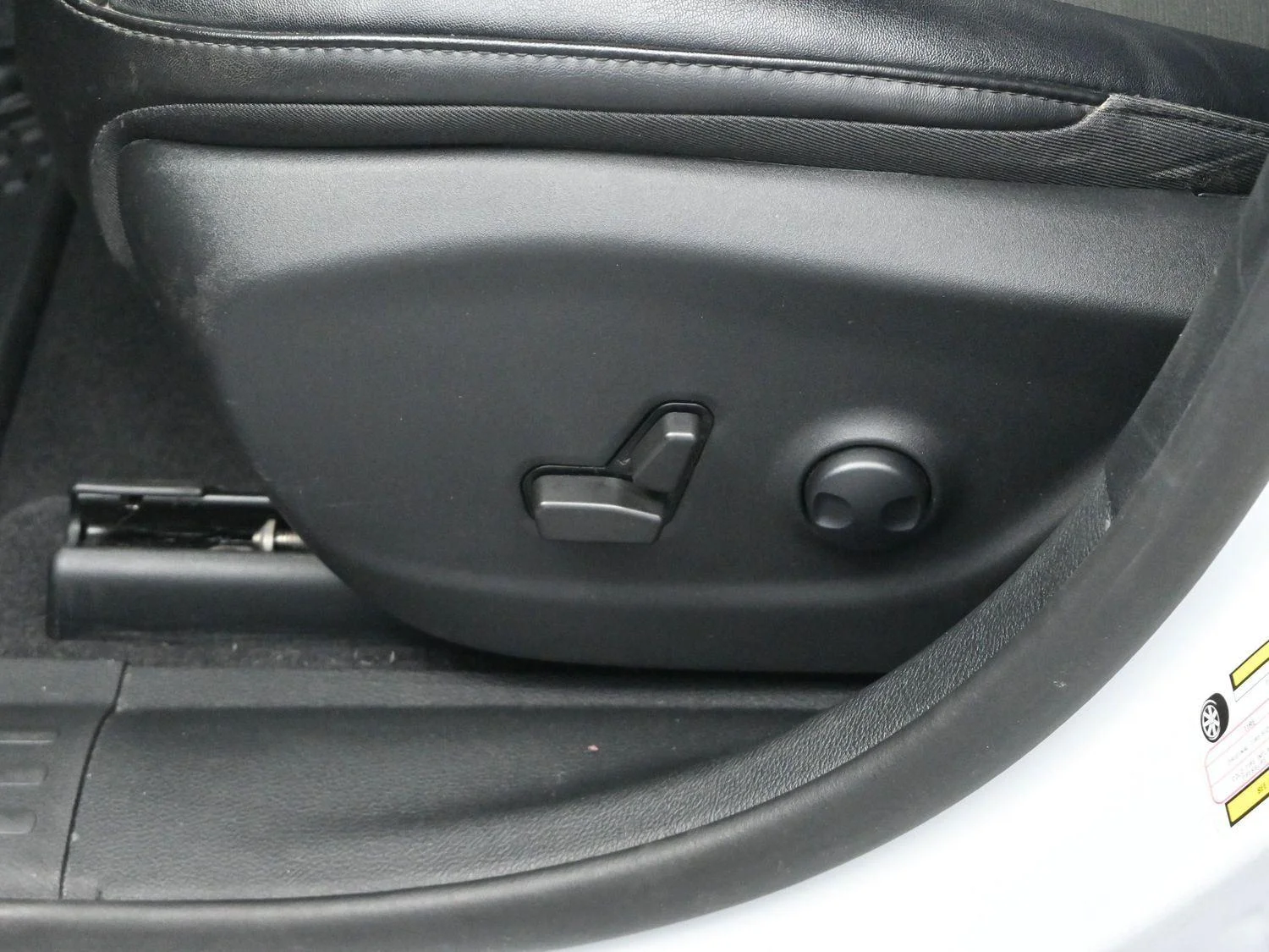 Used 2022 White Jeep Trailhawk image 13
