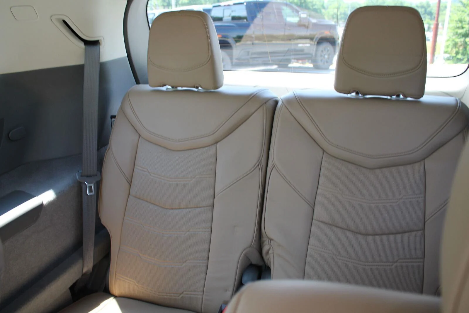 Used 2022 Latte Metallic Cadillac Premium Luxury image 29