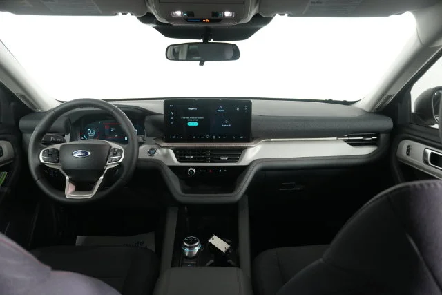New 2026 Space White Metallic Ford Active image 27