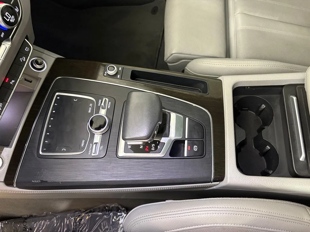 Used 2020 Black Audi 55 Premium image 29