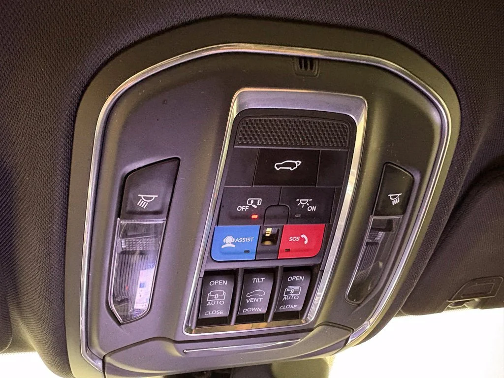 Used 2024 White Jeep 4xe image 34