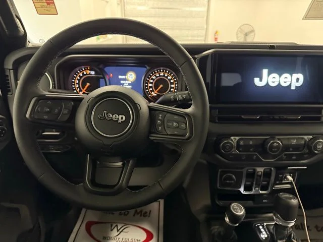 New 2026 Black Clear-Coat Exterior Paint Jeep Sahara image 16