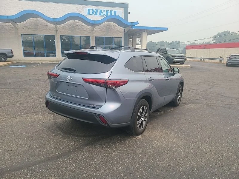 Used 2021  Toyota XLE image 5