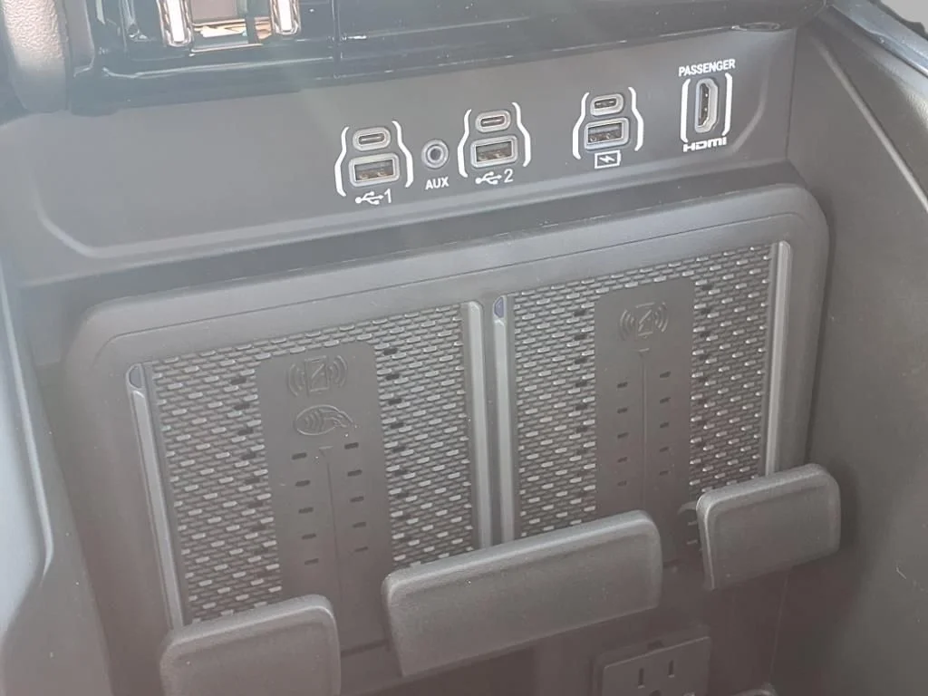 2026 RAM 1500 Laramie - Photo 9