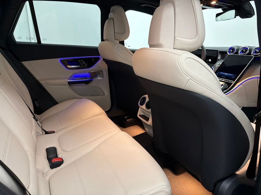New 2027 Black Mercedes-Benz GLC 300 image 27