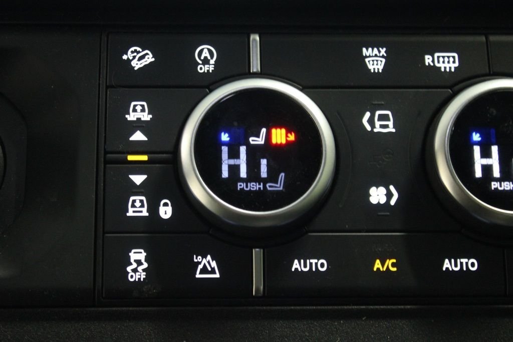 Used 2022  Land Rover XS Edition image 28