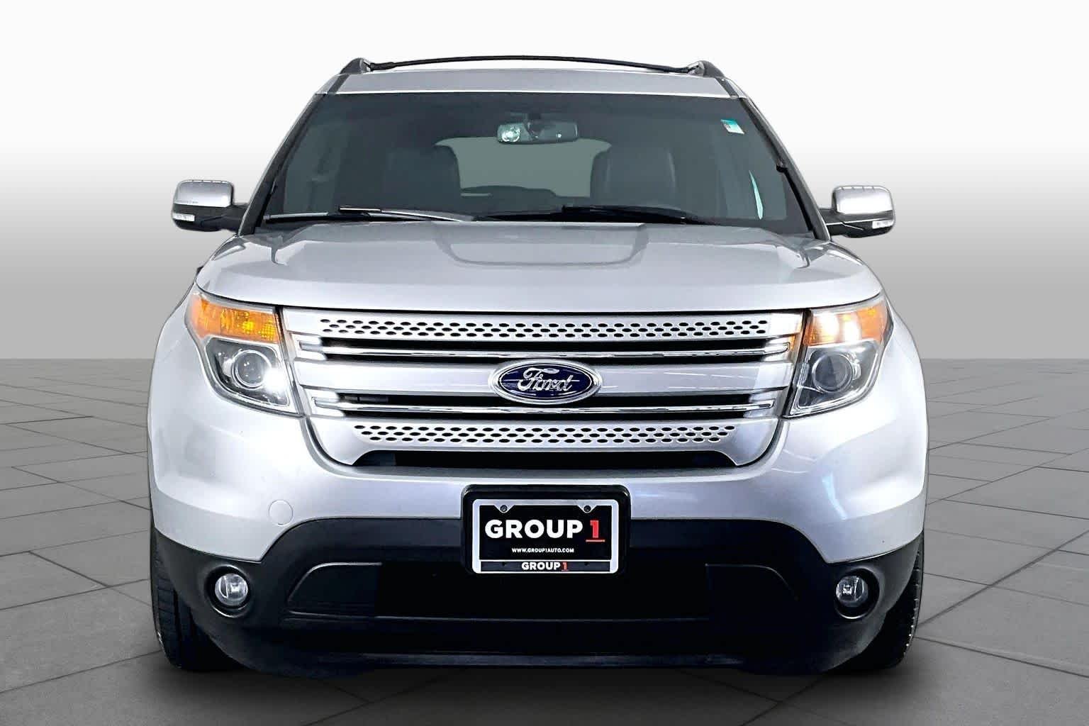 Used 2014 Ingot Silver Metallic Ford Limited image 4