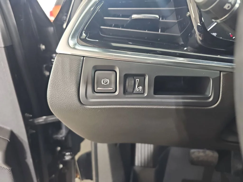 Used 2024 Black Cadillac Luxury image 32