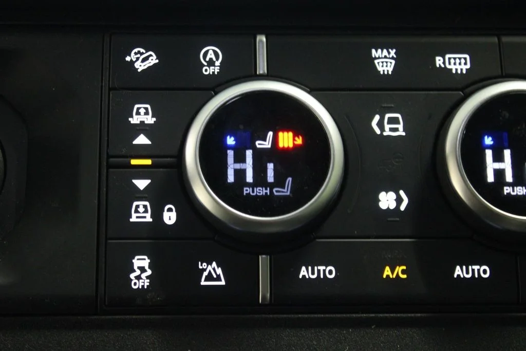 Used 2022 Silver Land Rover XS Edition image 28