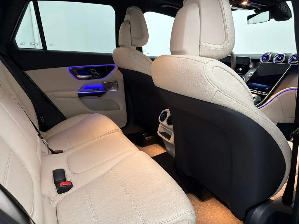 New 2027 Black Mercedes-Benz GLC 300 image 27