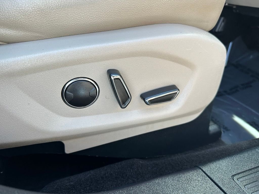 Used 2018 White Ford XLT image 21