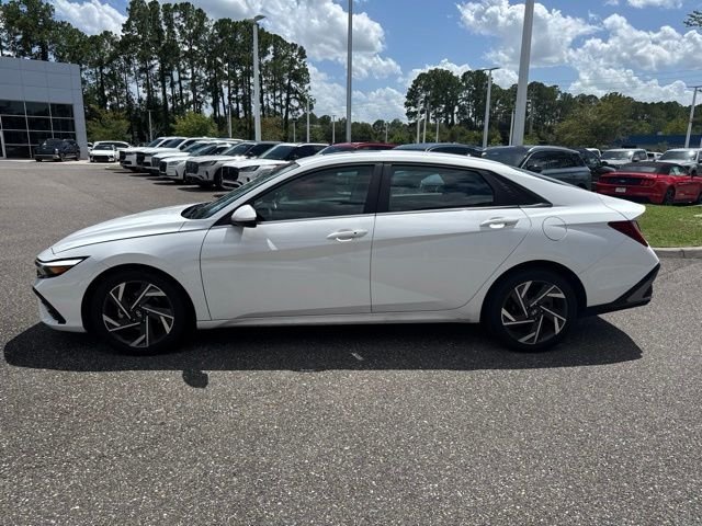 Certified Used 2025 White Hyundai SEL Convenience image 12