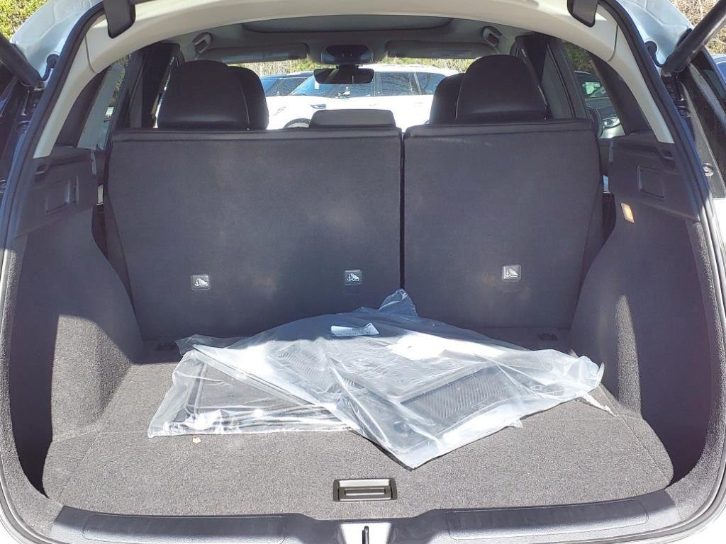 Used 2024 Radiant White INFINITI LUXE image 25