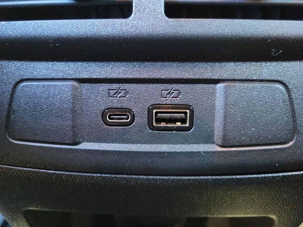 Used 2023 White Chevrolet Z71 image 14