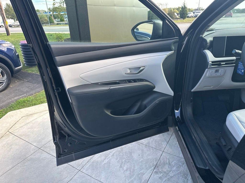 New 2026 Black Hyundai SEL image 9