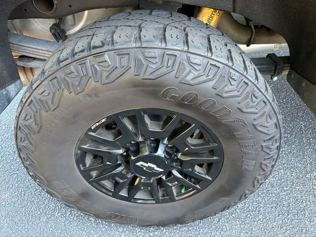 Used 2024 Black Chevrolet ZR2 image 17