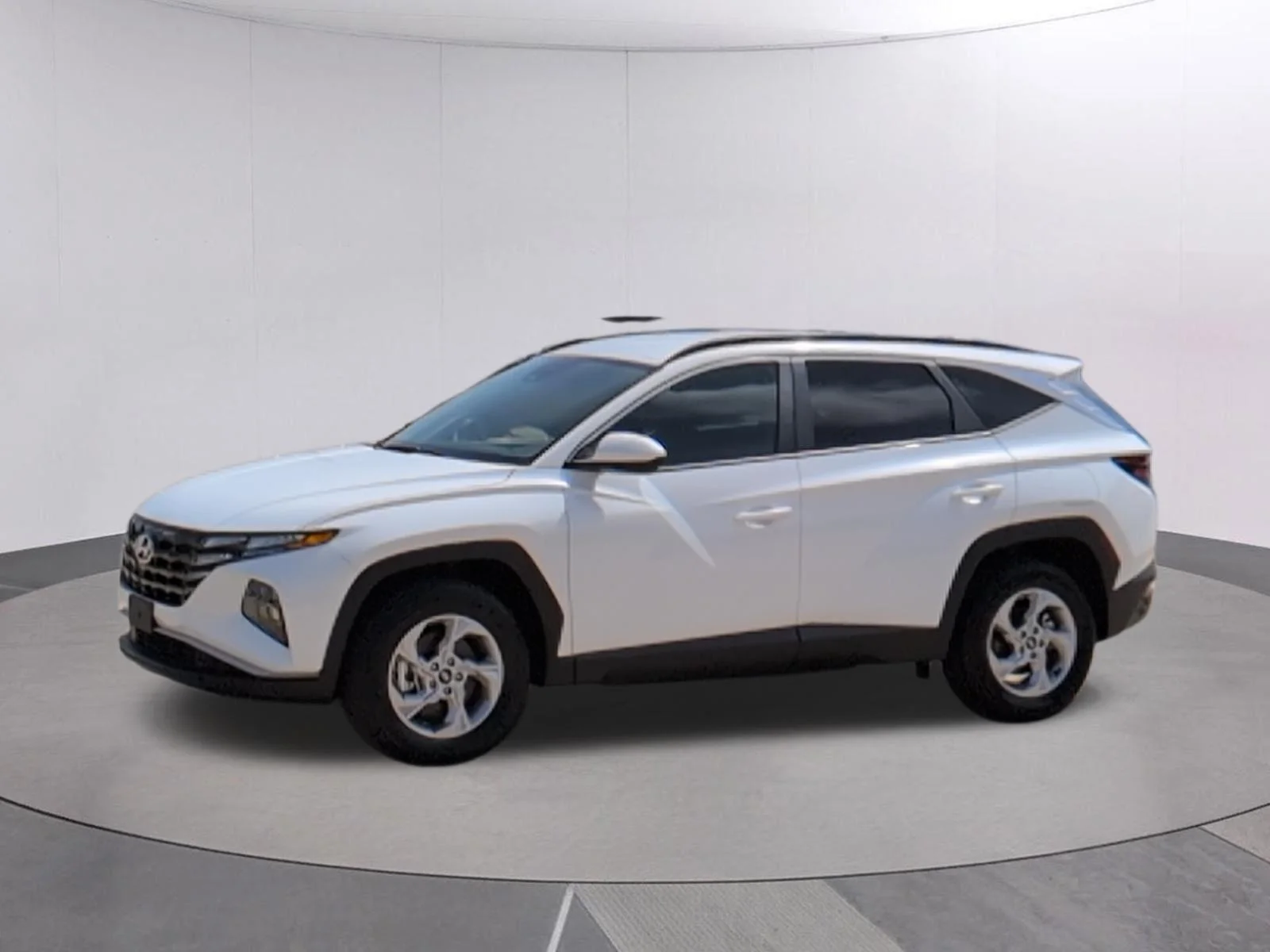 Used 2024 White Pearl Hyundai SEL image 1