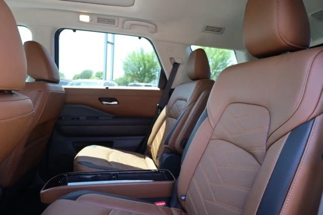 Used 2023 Gray Nissan Platinum image 34