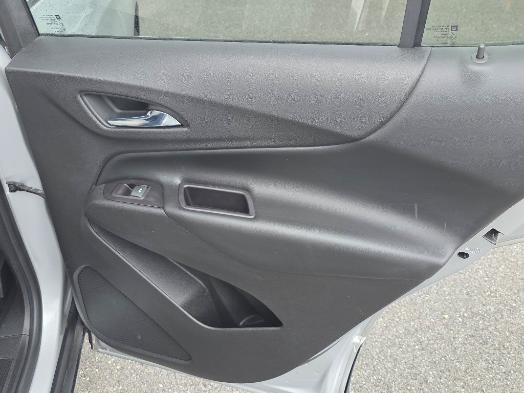 Used 2018 Silver Ice Metallic Chevrolet LT image 23