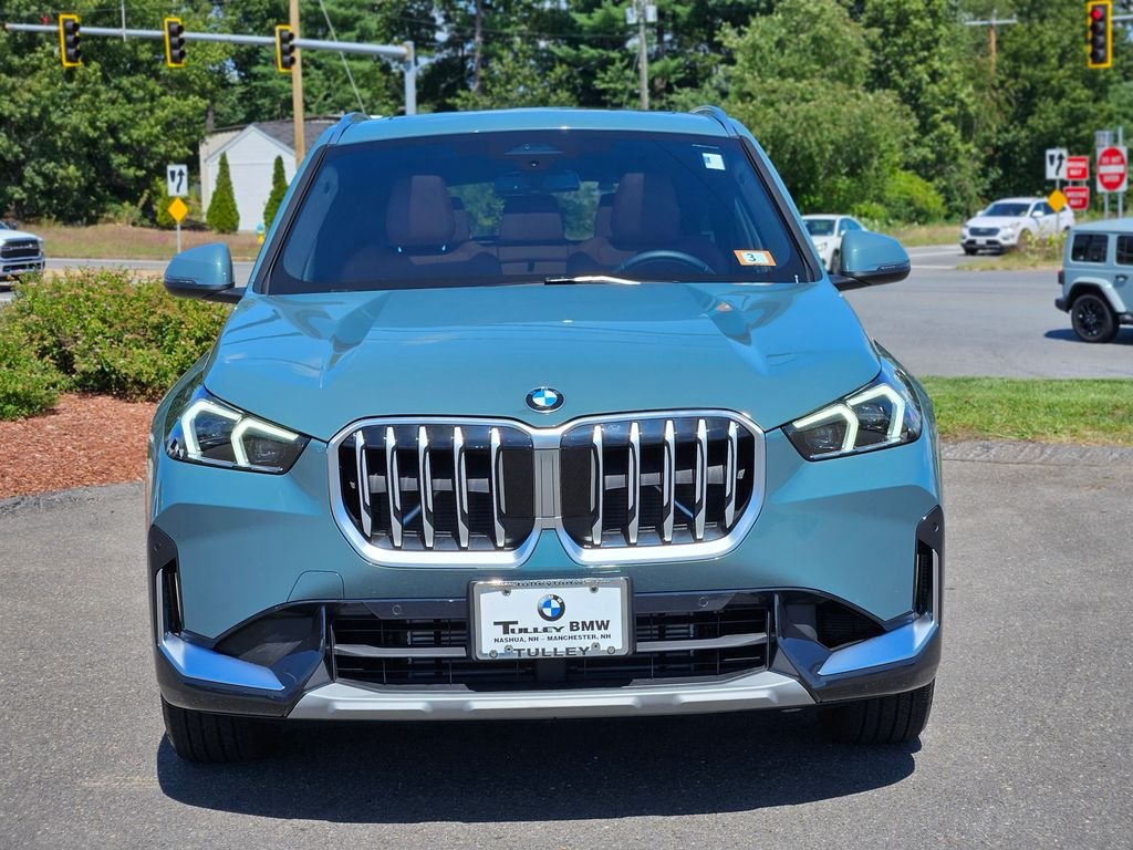 Certified Used 2026 Cape York Green Metallic BMW xDrive28i image 2