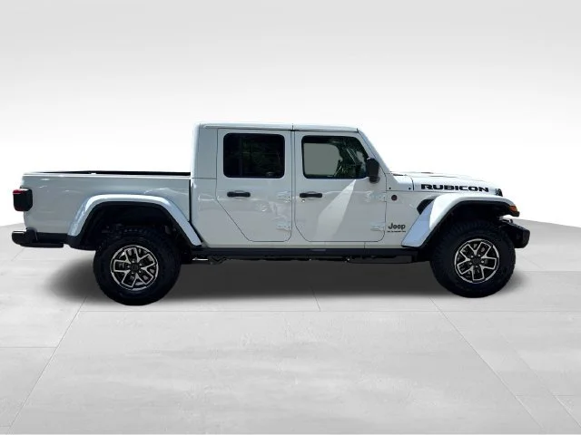 New 2026 Bright White Clear-Coat Exterior Paint Jeep Rubicon X image 8
