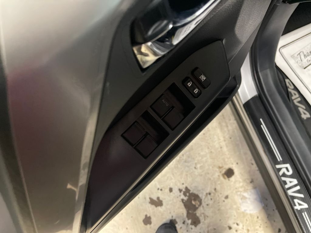 Certified Used 2017 Silver Toyota XLE image 15