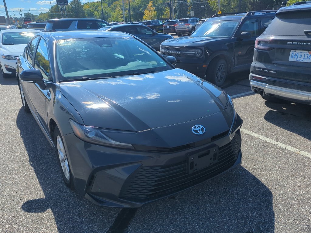Used 2025 Underground Toyota LE image 3