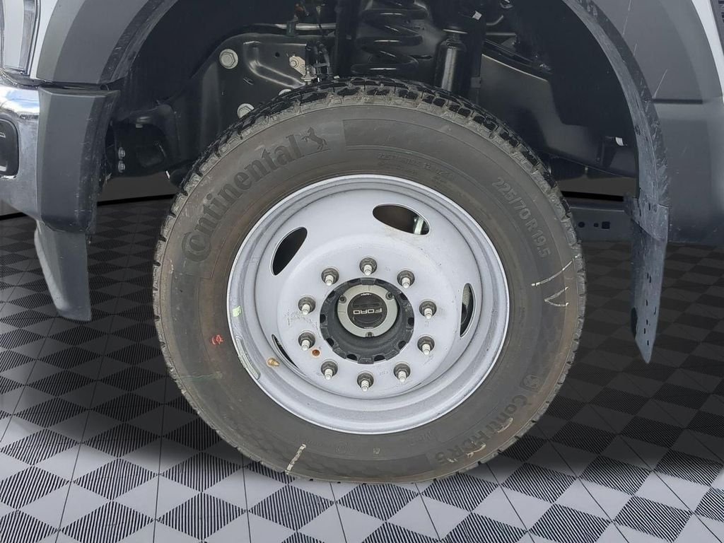 New 2024 Oxford White Ford F-550® XL image 61