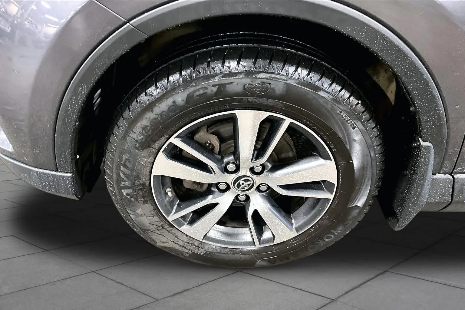 Used 2018 Magnetic Gray Metallic Toyota XLE image 11