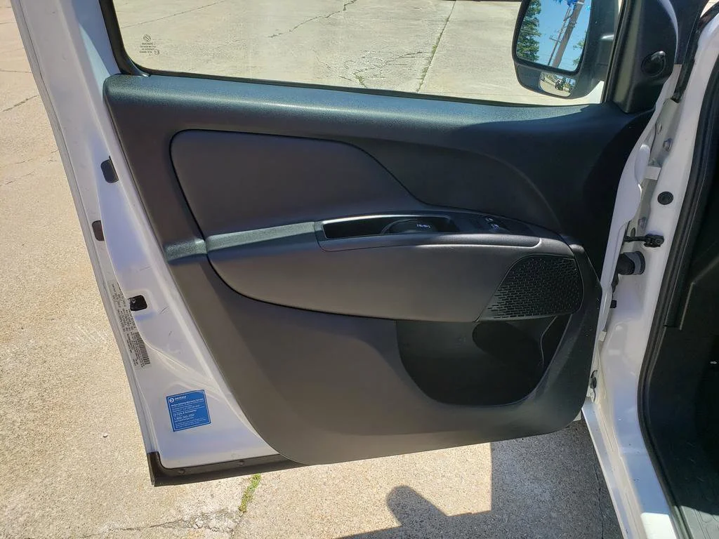 Used 2022 Bright White Ram Tradesman image 18