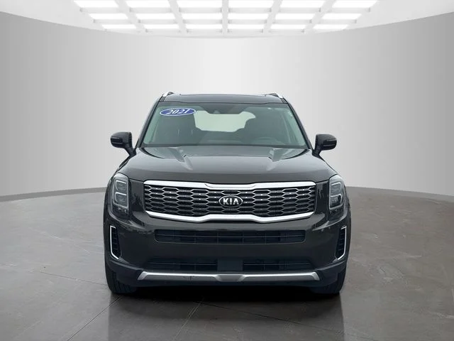 Certified Used 2021 Green Kia EX image 2