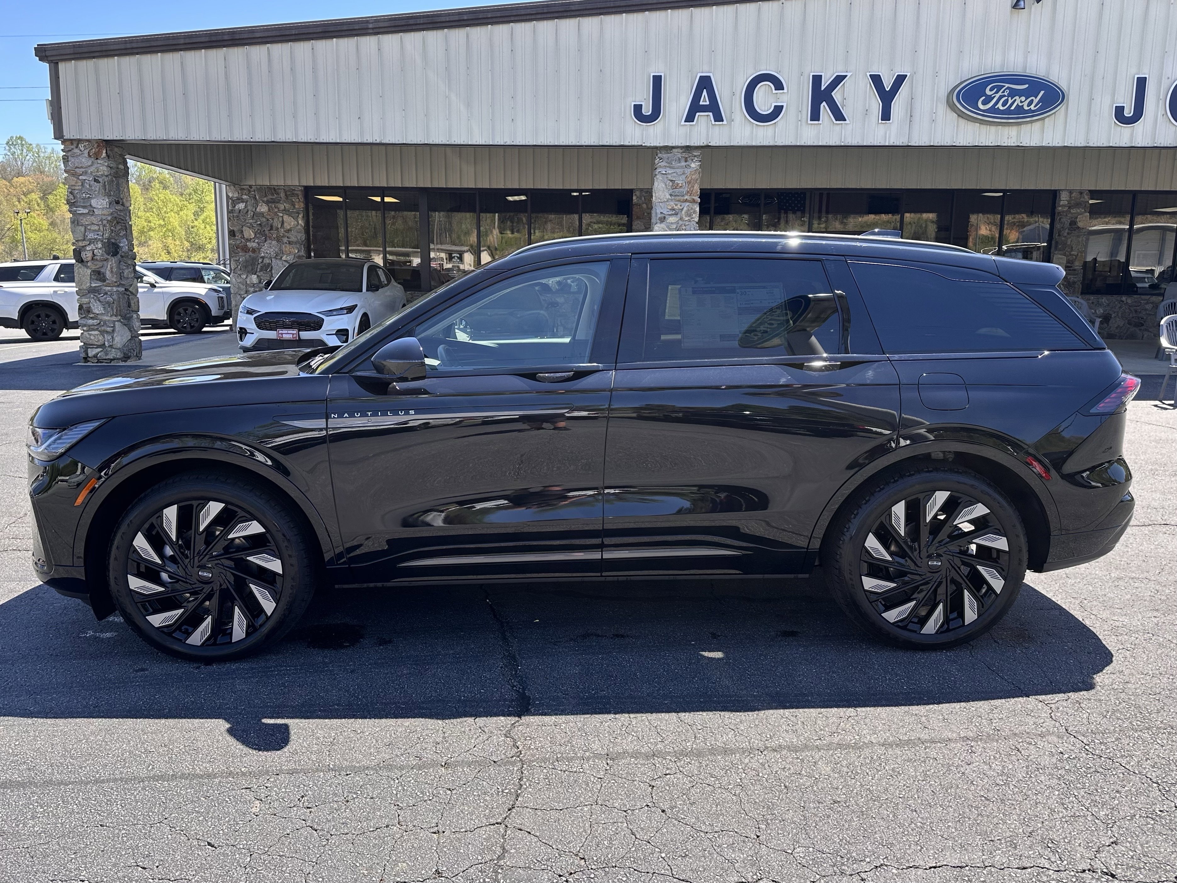 2026 Lincoln Nautilus Reserve AWD's photo