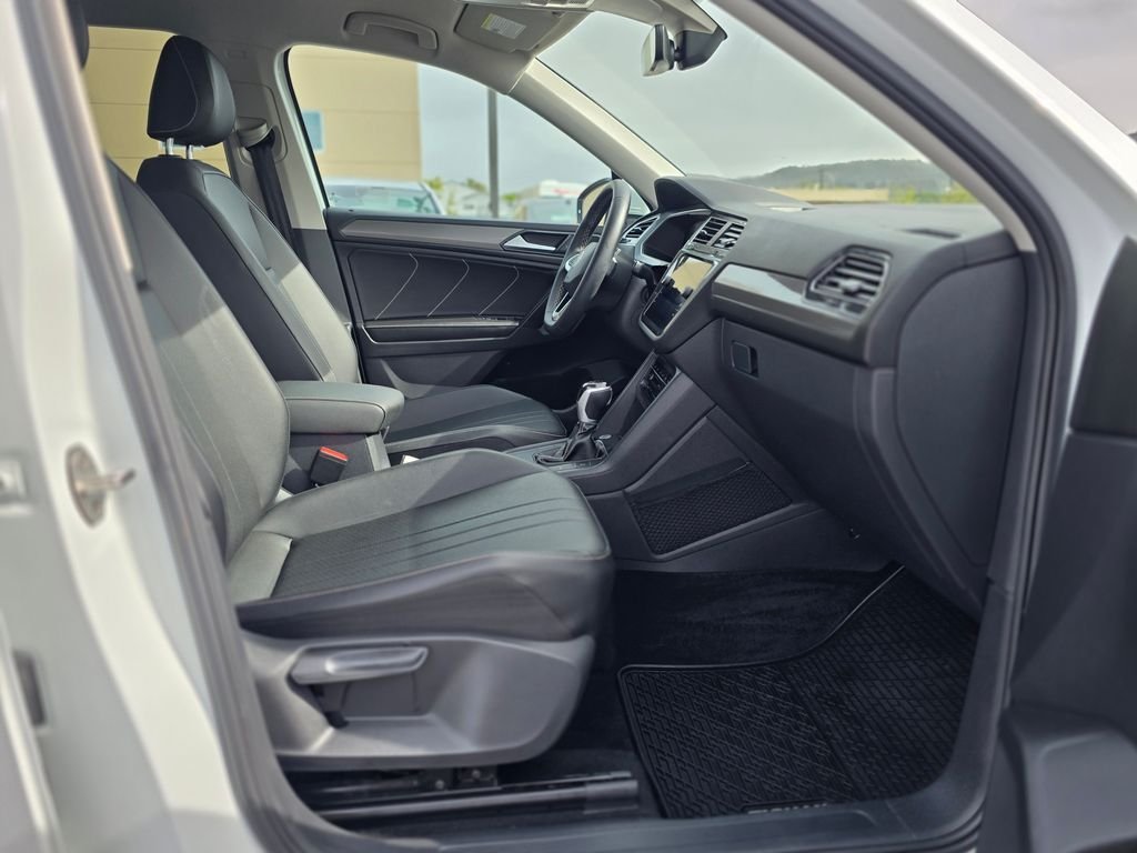 2023 Volkswagen Tiguan SE - Photo 10
