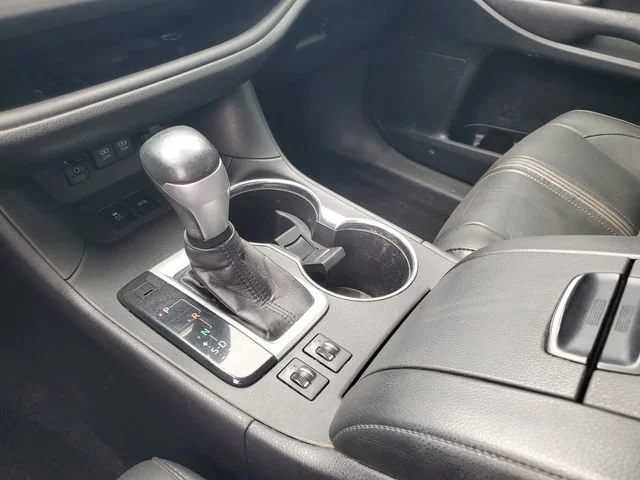 Used 2017 Predawn Gray Mi Toyota XLE image 21