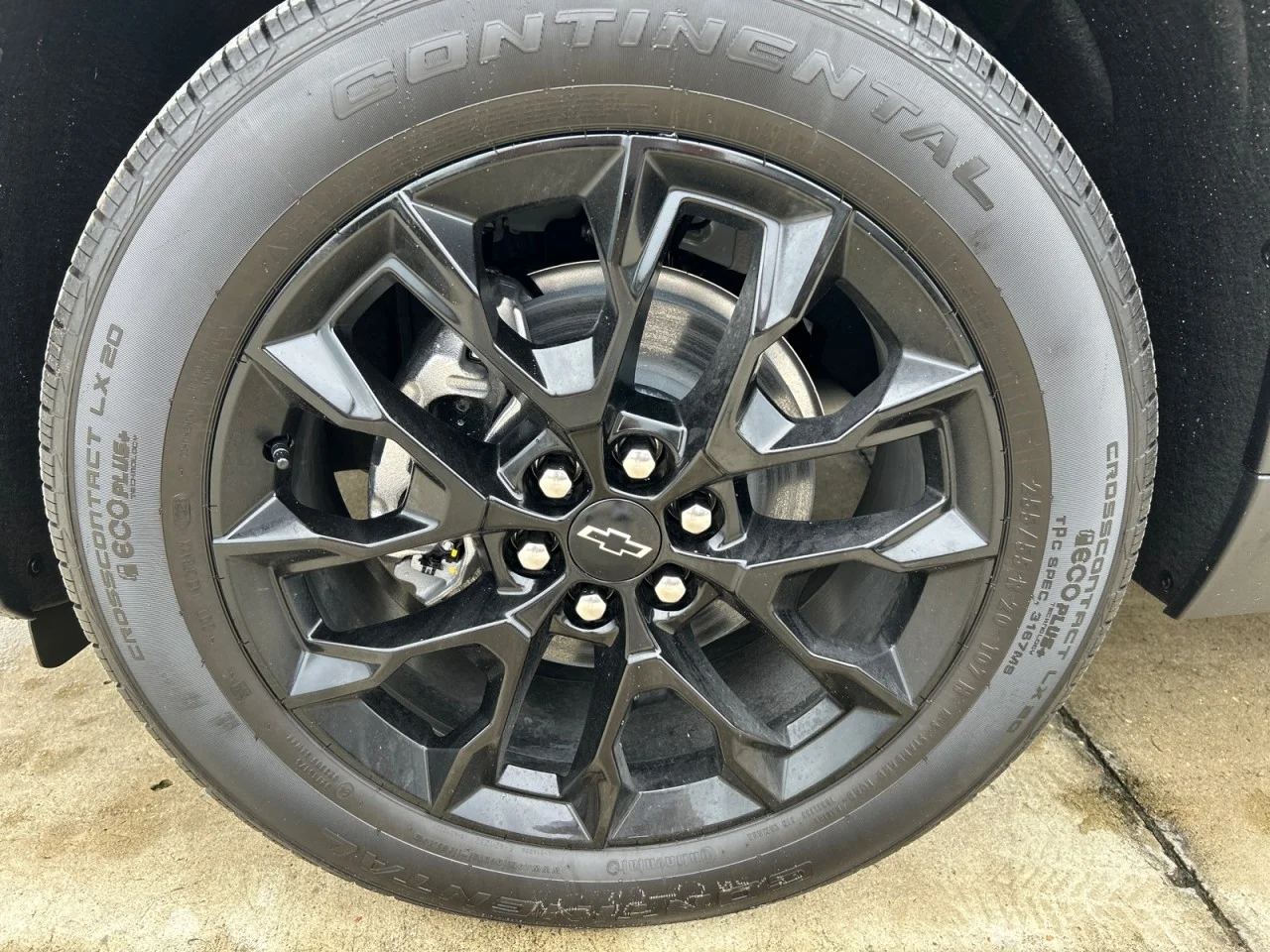 New 2026 Summit White Chevrolet LT image 9