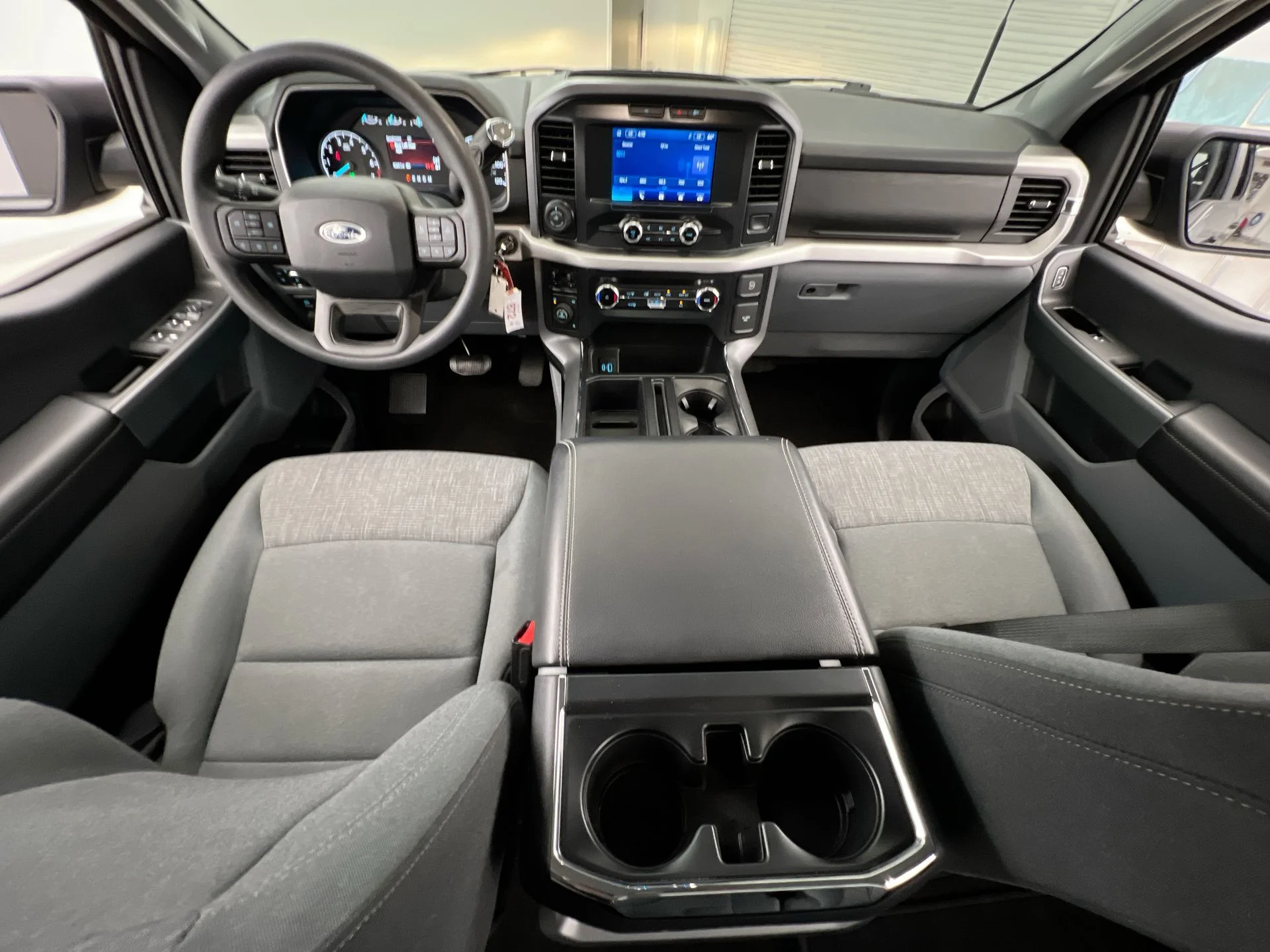 Used 2022 Gray Ford XLT image 2