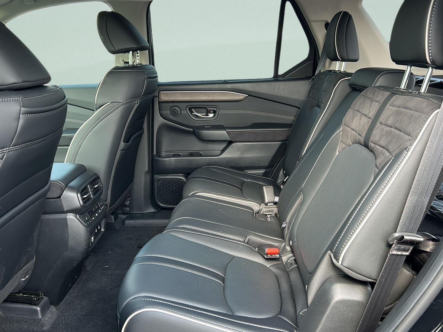 2026 Honda Pilot Elite - Photo 19