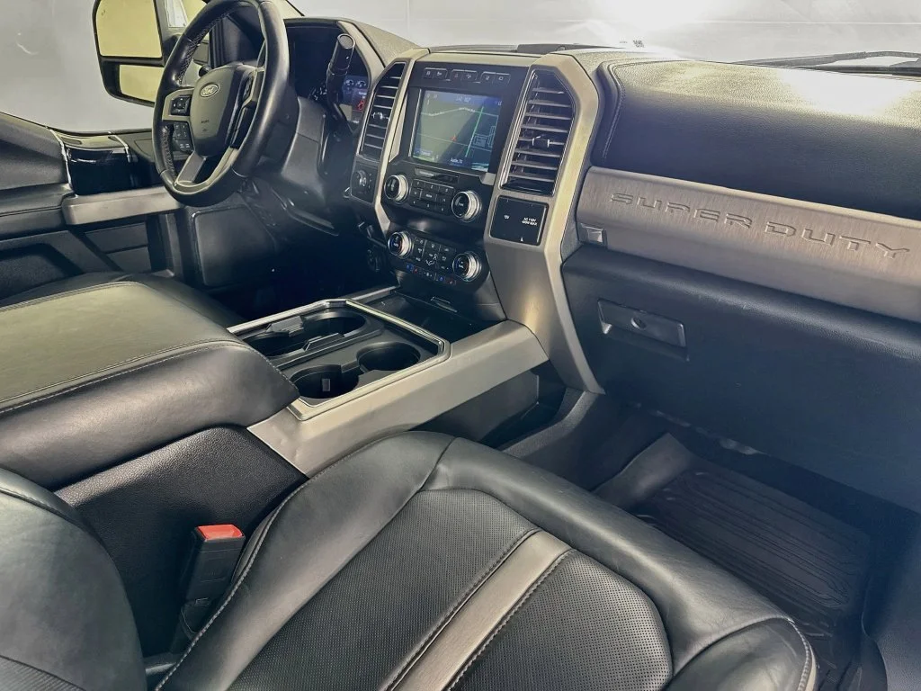 Used 2021 White Metallic Ford Platinum image 33