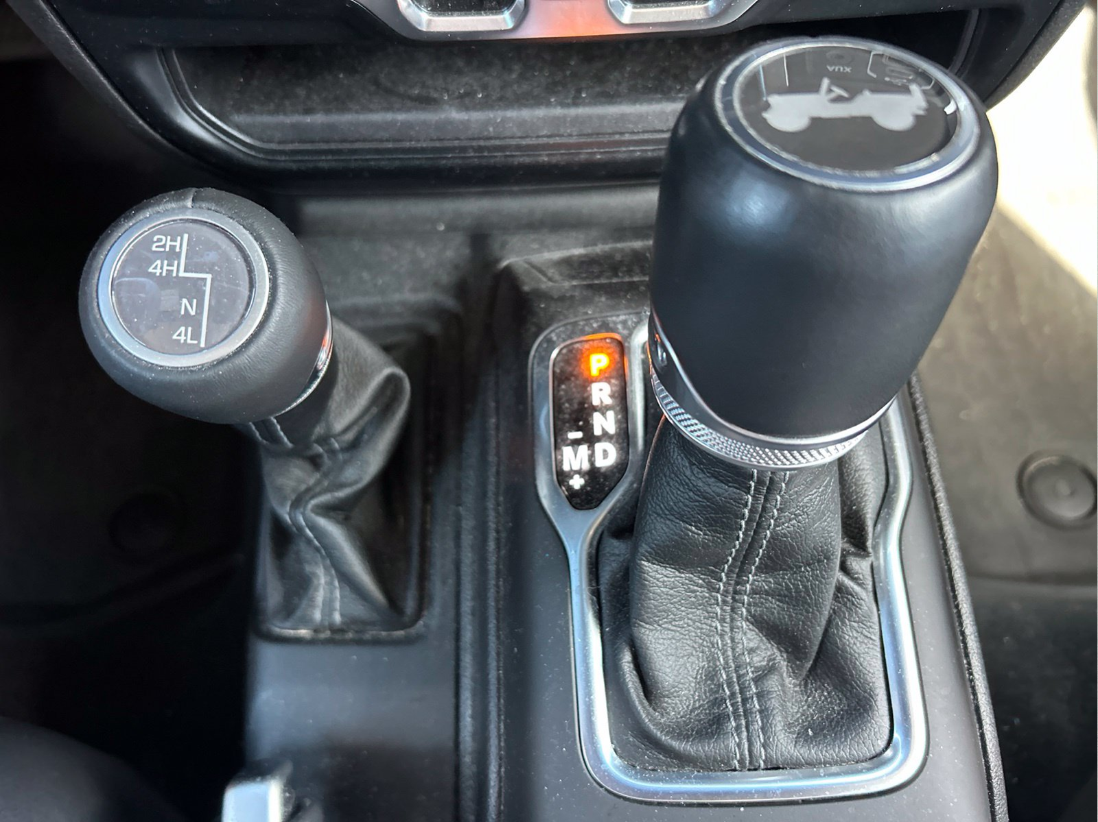 Used 2024 Blue Jeep Sahara image 18