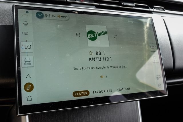 Certified Used 2024 White Land Rover SE image 31