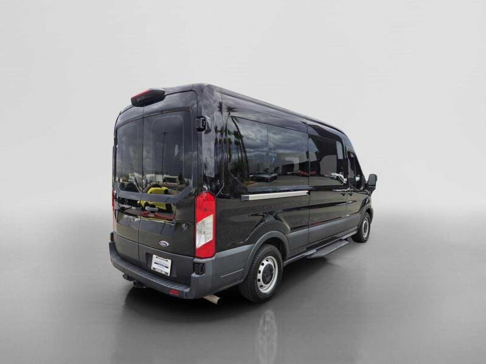 Used 2023 BLACK Ford XL image 5