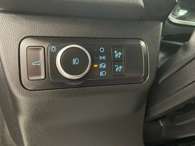 Used 2020 Black Ford SEL image 21