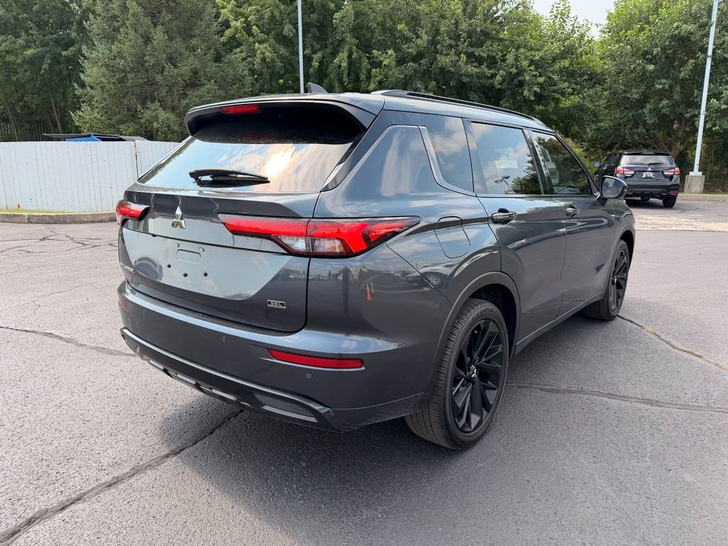 Used 2024  Mitsubishi SEL Black Edition image 3