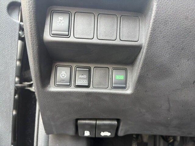 Used 2018 Magnetic Black Nissan SV image 9
