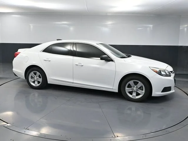 Used 2015 White Chevrolet LS image 2