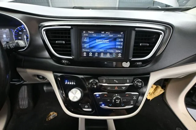 Used 2020 Gray Chrysler Touring L image 24