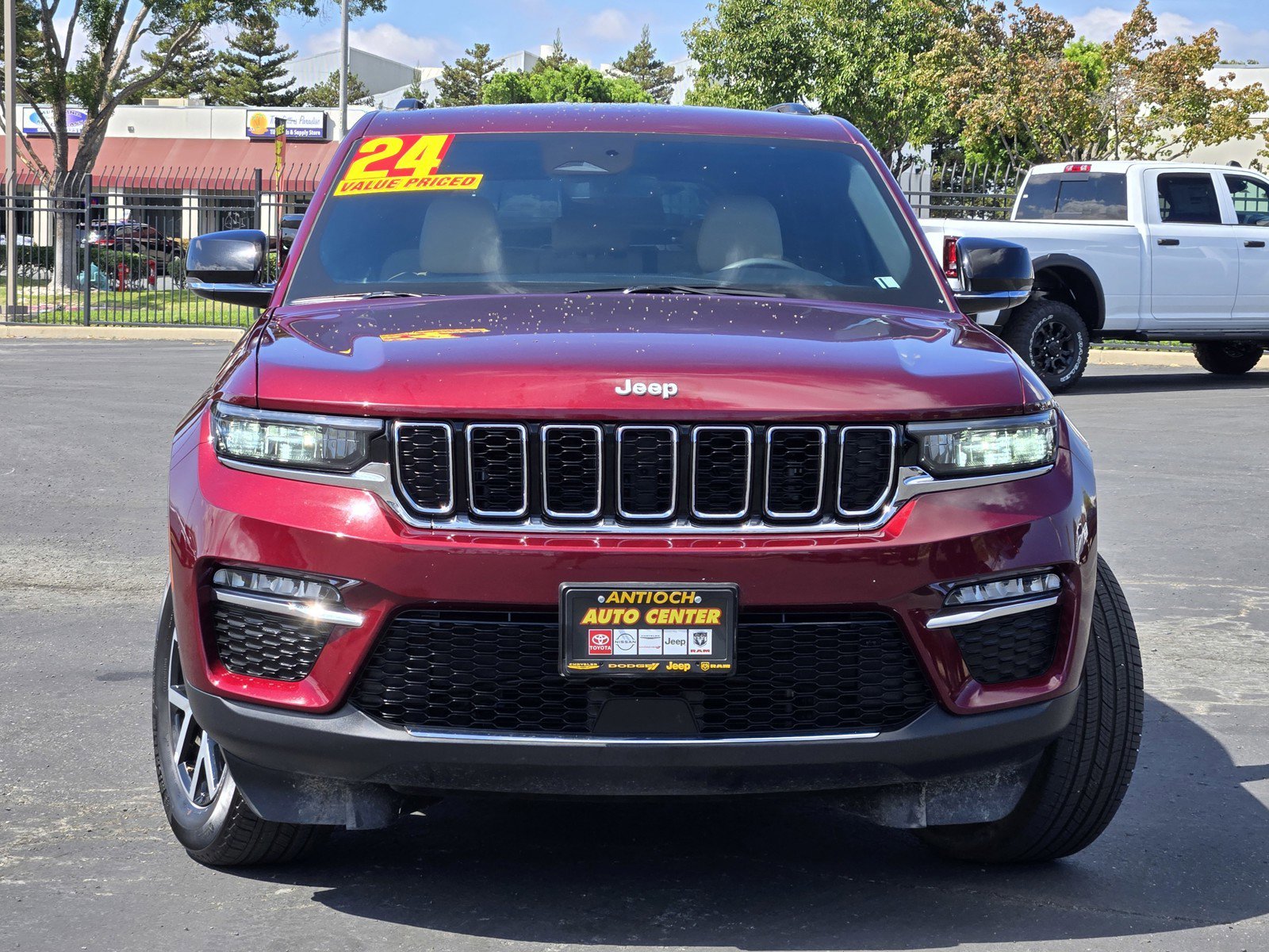 2024 Jeep Grand Cherokee Limited photo 2