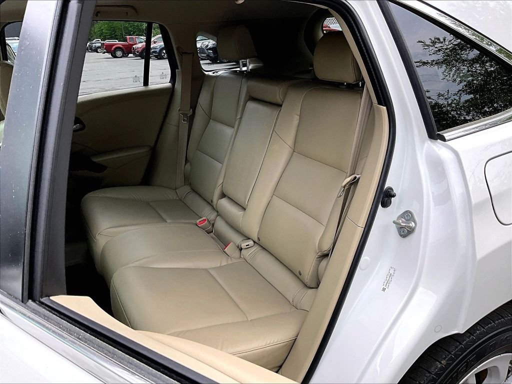 Used 2018  Acura Base image 17